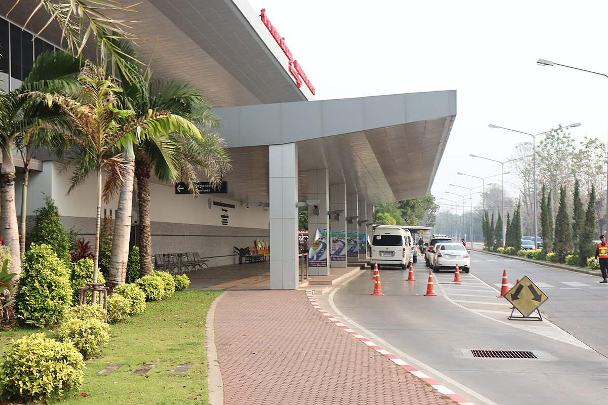 Nan_Airport_Curb