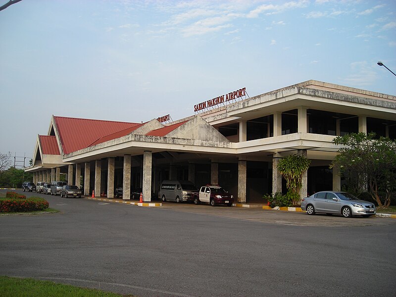 Sakon_Nakhon_Airport_main_building_exterior