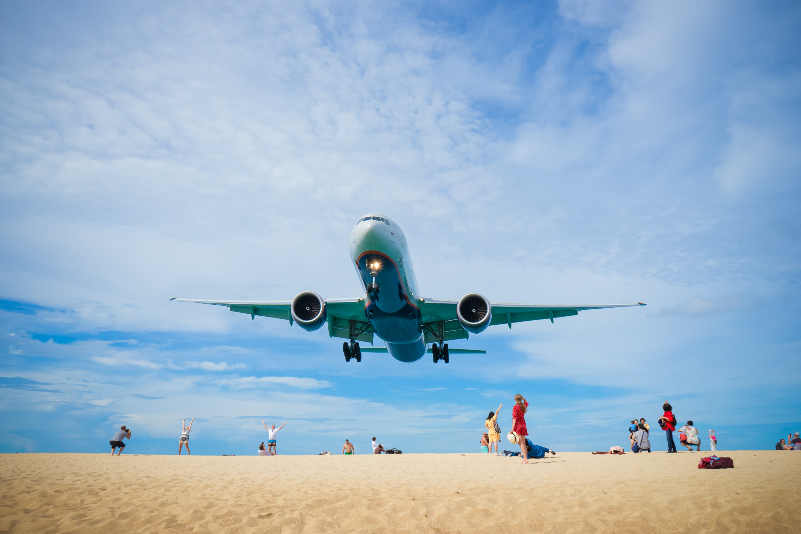 Unseen,Phuket,,Maikaw,Beach,The,Beach,For,View,Planes,Landing