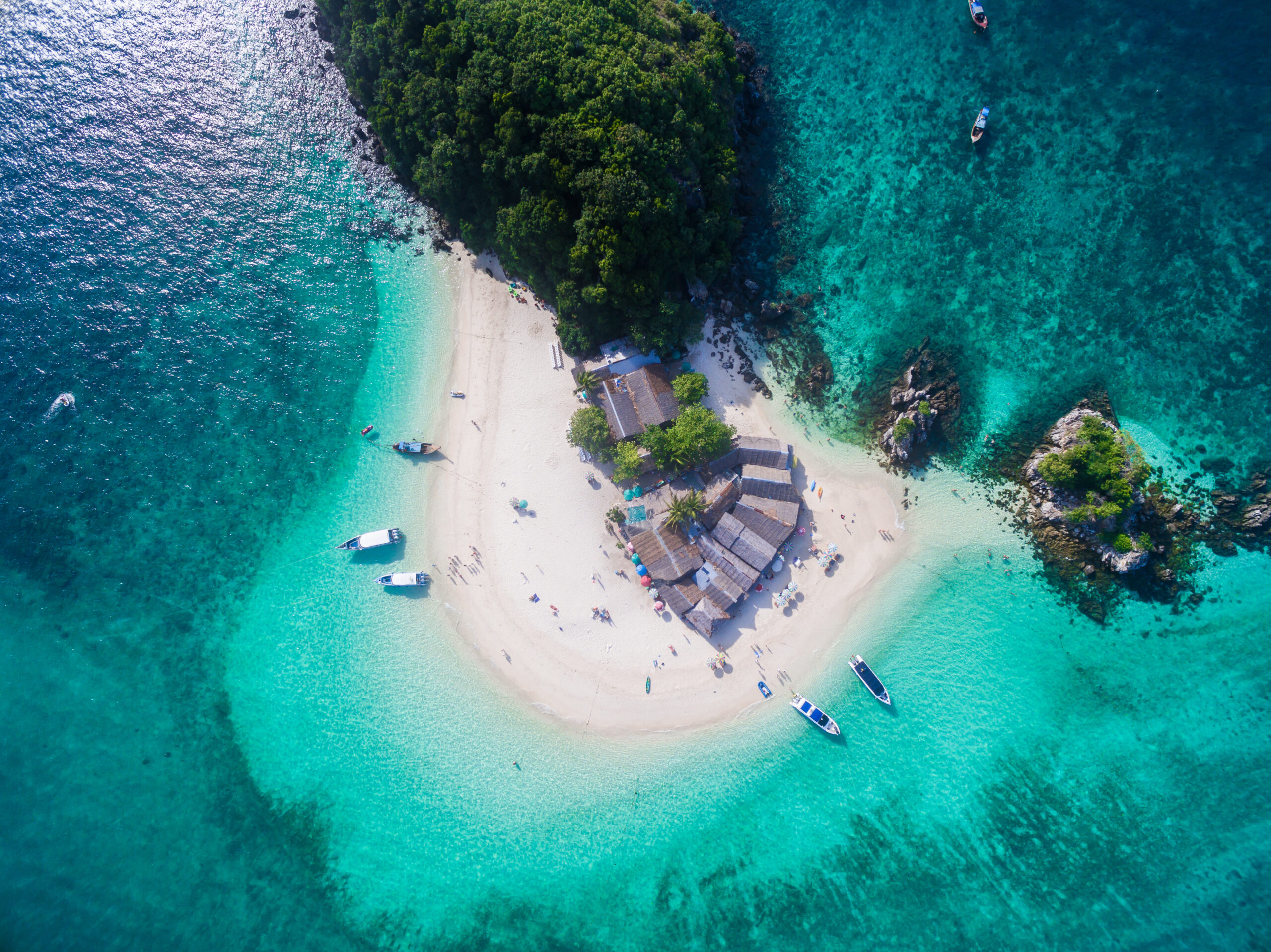 Top,View,Of,Small,Isolated,Tropical,Island,With,White,Sandy